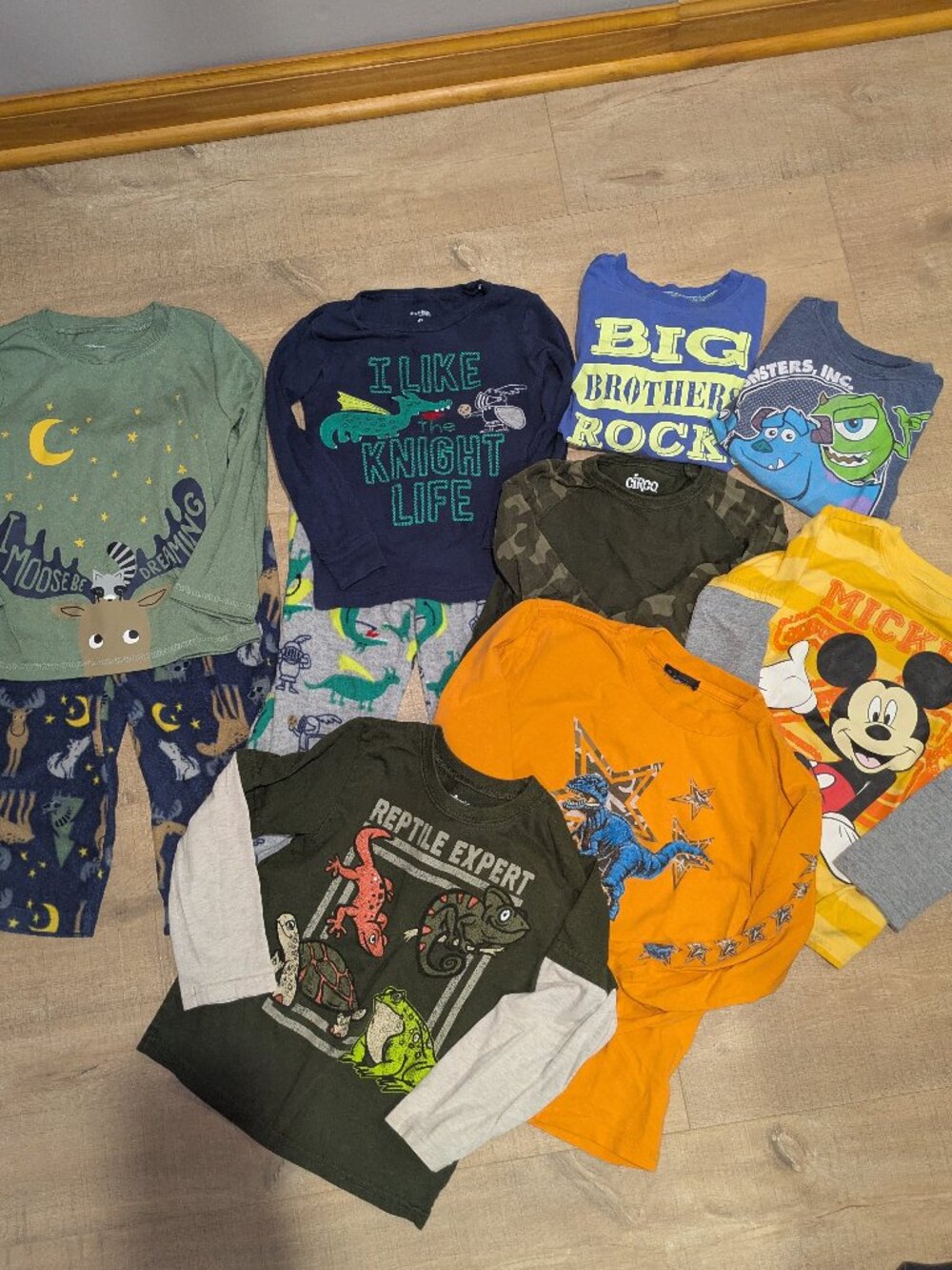 Boys 4T/5T Clothes Lot / Pajamas / Long Sleeve Shirts Fall Winter